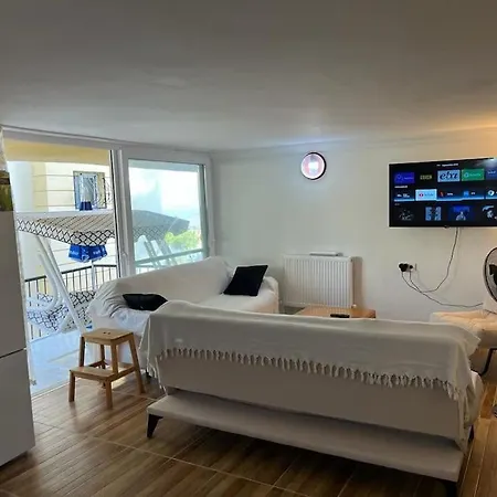 Kismideniz Manzarali Havuzlu Casa vacanze Kusadası