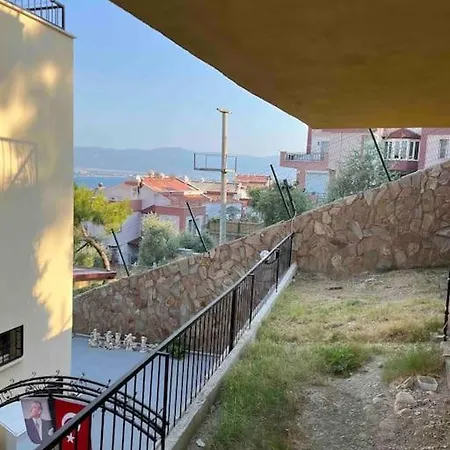 Kismideniz Manzarali Havuzlu Holiday home